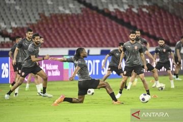 Timnas Bahrain Uji Coba Lapangan SUGBK Sebelum Pertandingan Melawan Timnas Indonesia