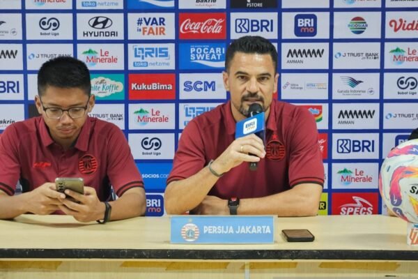 Carlos Pena: Persaingan di Papan Atas Liga 1 Semakin Ketat