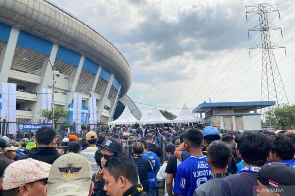 Persib Bandung Melarang Suporter PSS Sleman Masuk Stadion GBLA