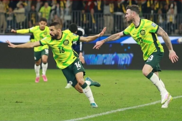 Gol Menit-Menit Akhir: Behich Bawa Australia Menang 1-0 atas Jepang" bisa diubah menjadi:

"Behich Cetak Gol Penentu di Menit Terakhir: Australia Kalahkan Jepang 1-0