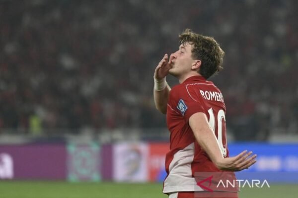 Gol Penalti Ole Romeny Membawa Indonesia Unggul atas China di Paruh Pertama